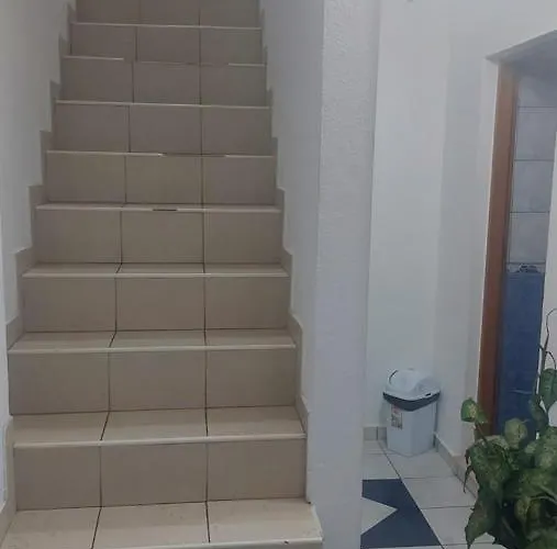 Restoran Ruza Hostel *