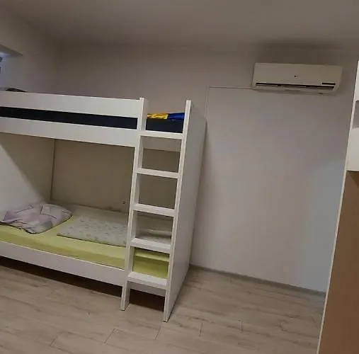 Restoran Ruza Hostel *