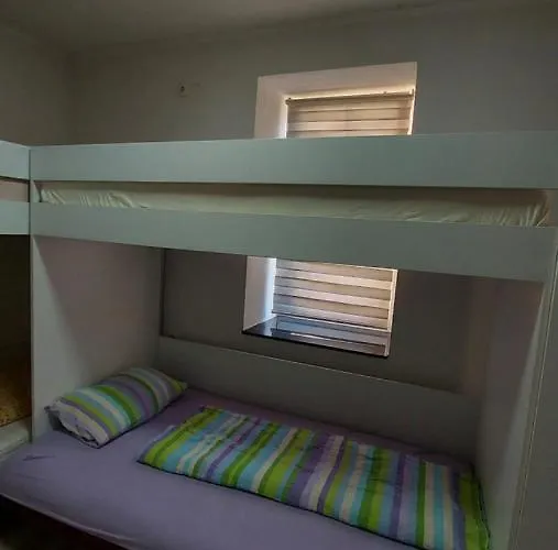 Restoran Ruza Hostel *